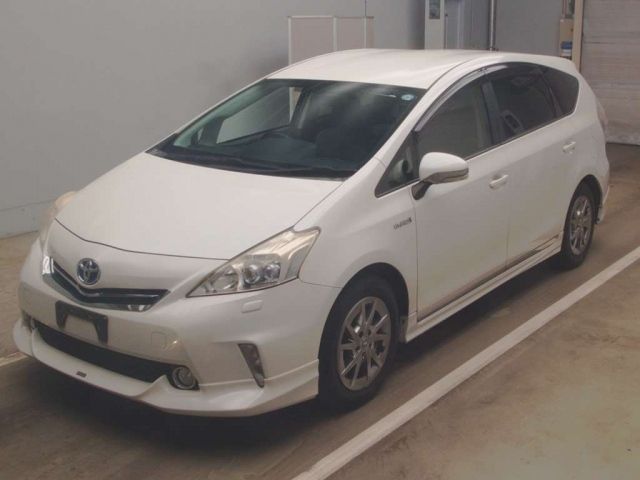 4051 Toyota Prius alpha ZVW40W 2012 г. (TAA Kantou)